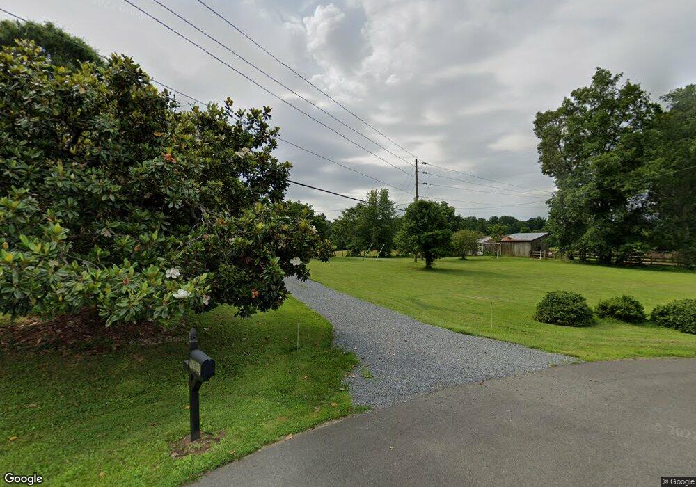 10711 Lewis Ct, Manassas, VA 20111 - photo 1