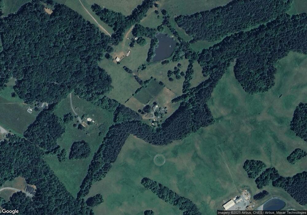 437 Commonwealth Dr, Stanardsville, VA 22973 - photo 1