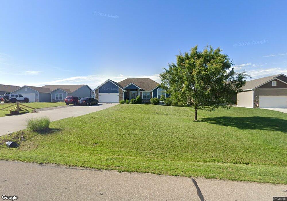 8745 SW 29th St, Topeka, KS 66614 - photo 1