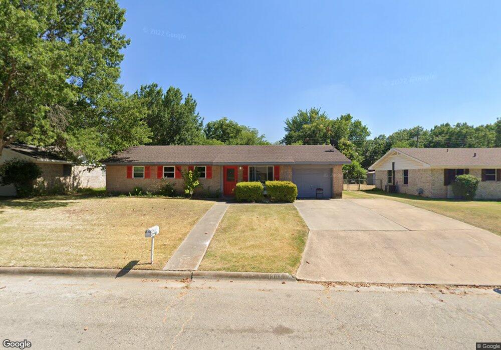 1306 Lynwood St, Gainesville, TX 76240 - photo 1