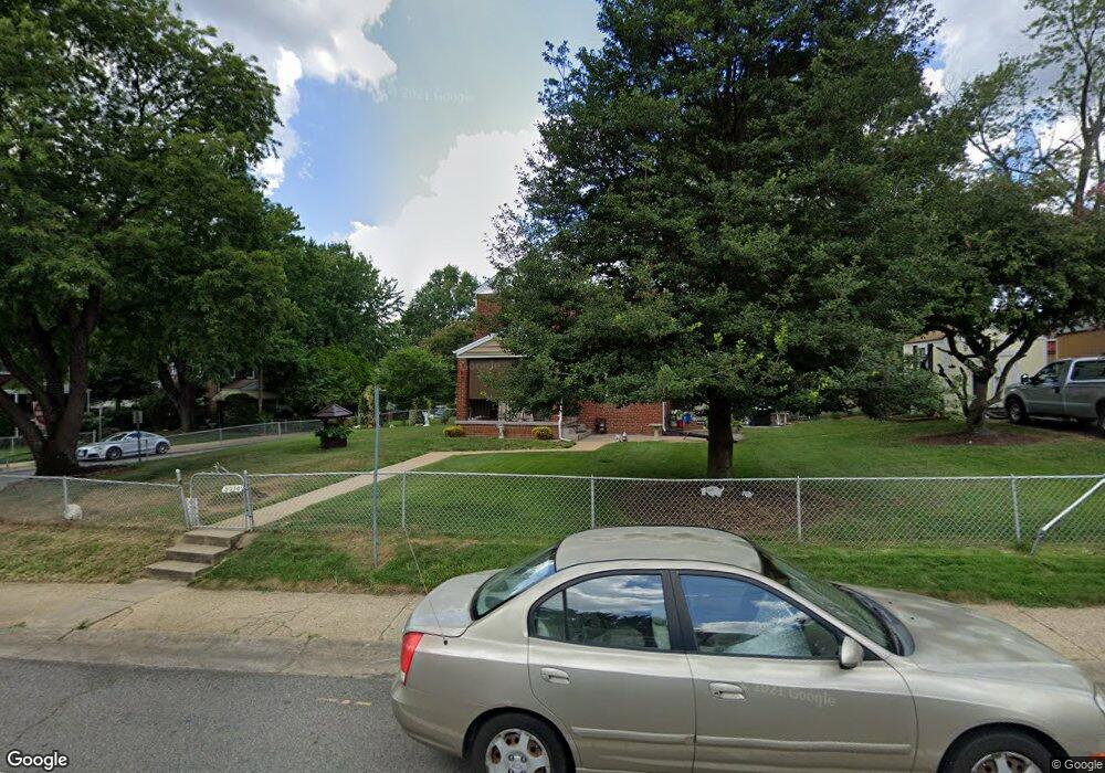 5914 Monticello Rd, Alexandria, VA 22303 - photo 1