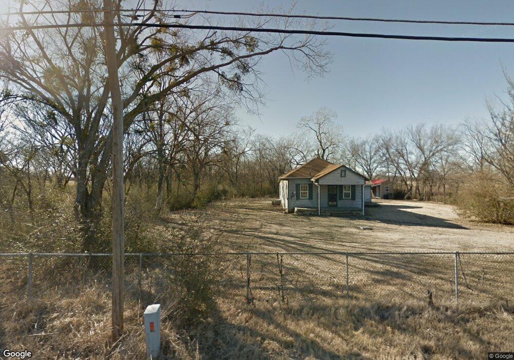 1709 N 5th St, Henryetta, OK 74437 - photo 1