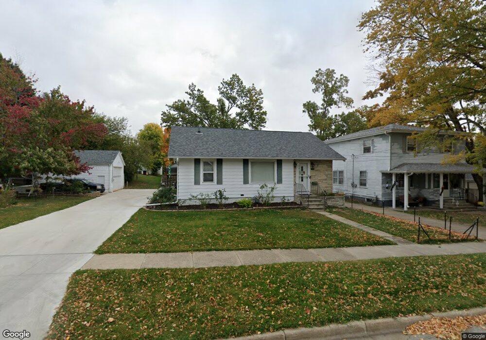 216 W 10th St S, Newton, IA 50208 - photo 1