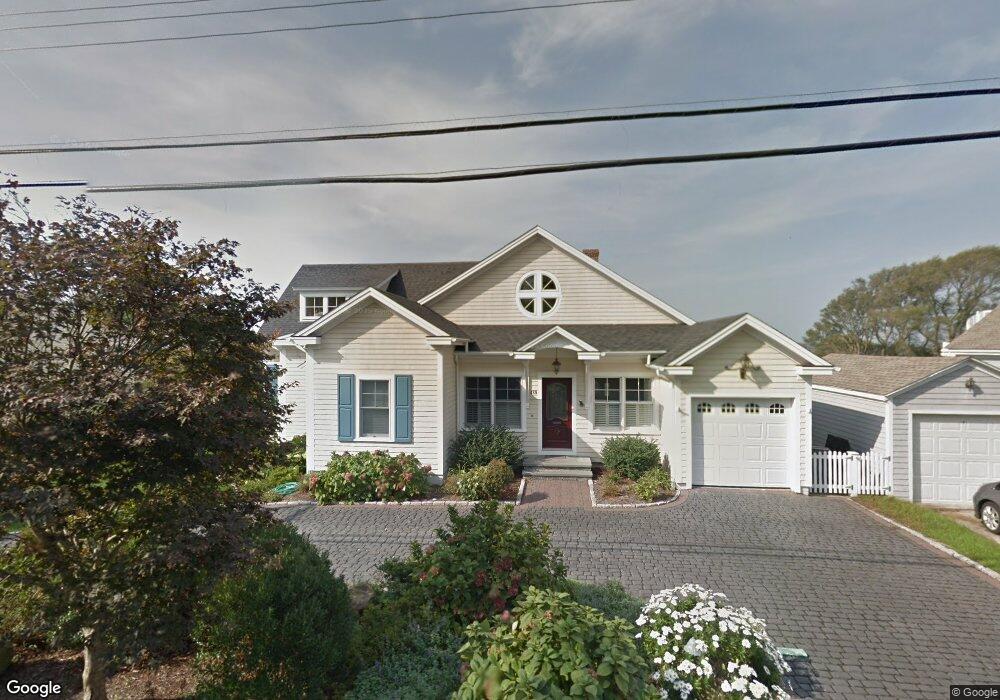 489 Wolcott Ave, Middletown, RI 02842 - photo 1