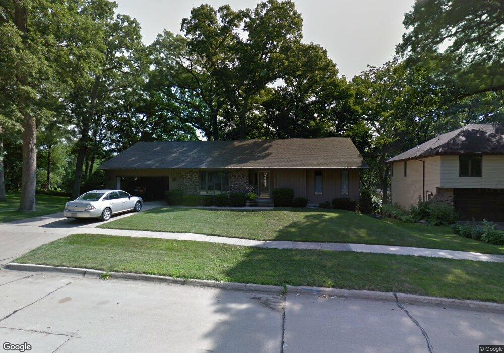 2120 Linmar Dr NE, Cedar Rapids, IA 52402 - photo 1