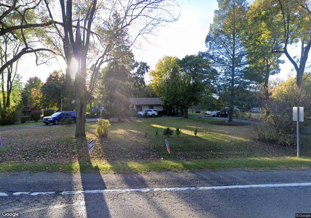 576 S Hospital Rd, Waterford, MI 48327 - photo 1