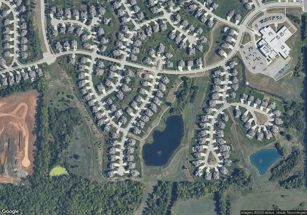 9823 Belmont Dr, Lenexa, KS 66227 - photo 1