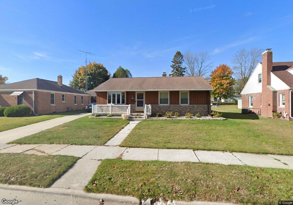 1408 N 5th St, Manitowoc, WI 54220 - photo 1