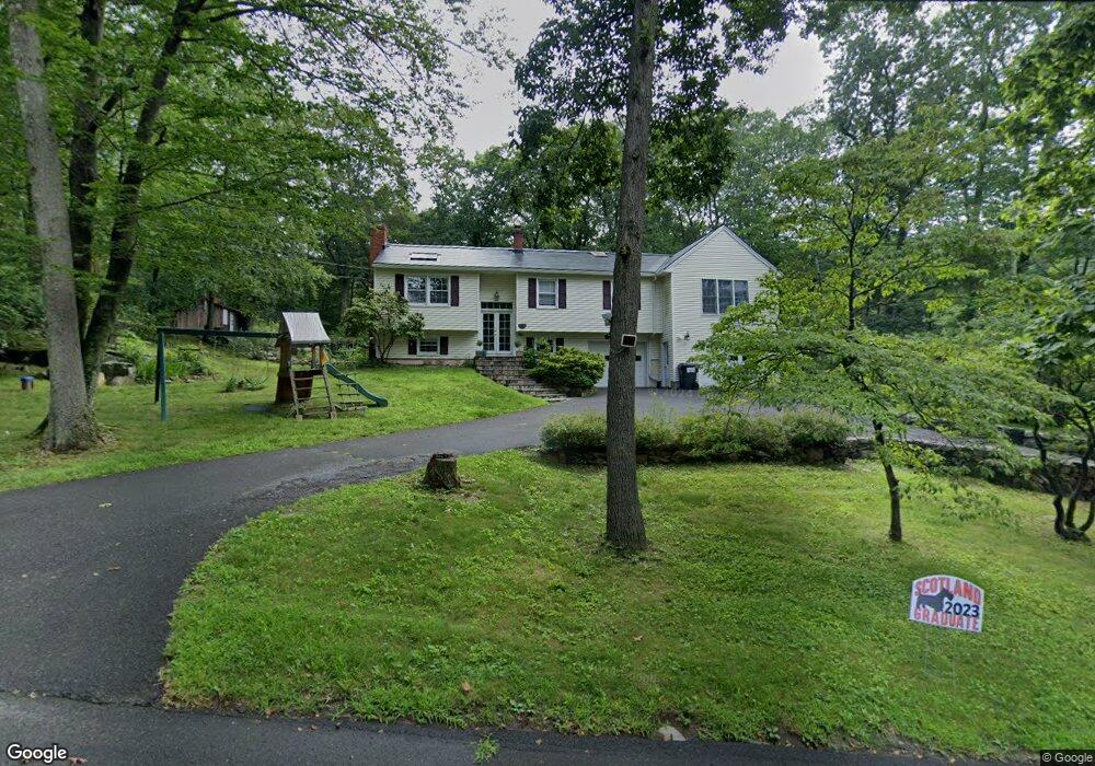 119 Round Lake Rd, Ridgefield, CT 06877 - photo 1