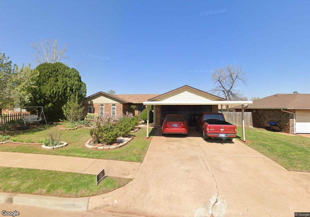 1009 E Hills Dr, Moore, OK 73160 - photo 1