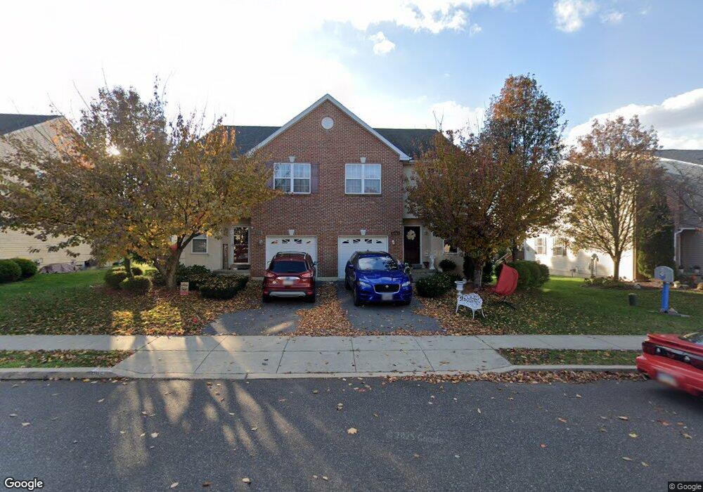 6854 Hunt Dr, Macungie, PA 18062 - photo 1