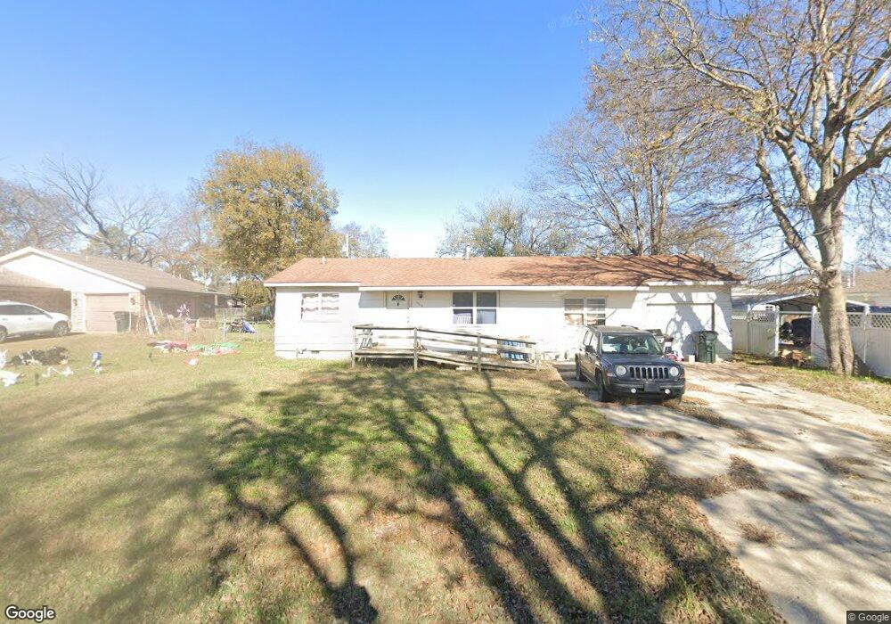 1504 W Moore St, Henryetta, OK 74437 - photo 1