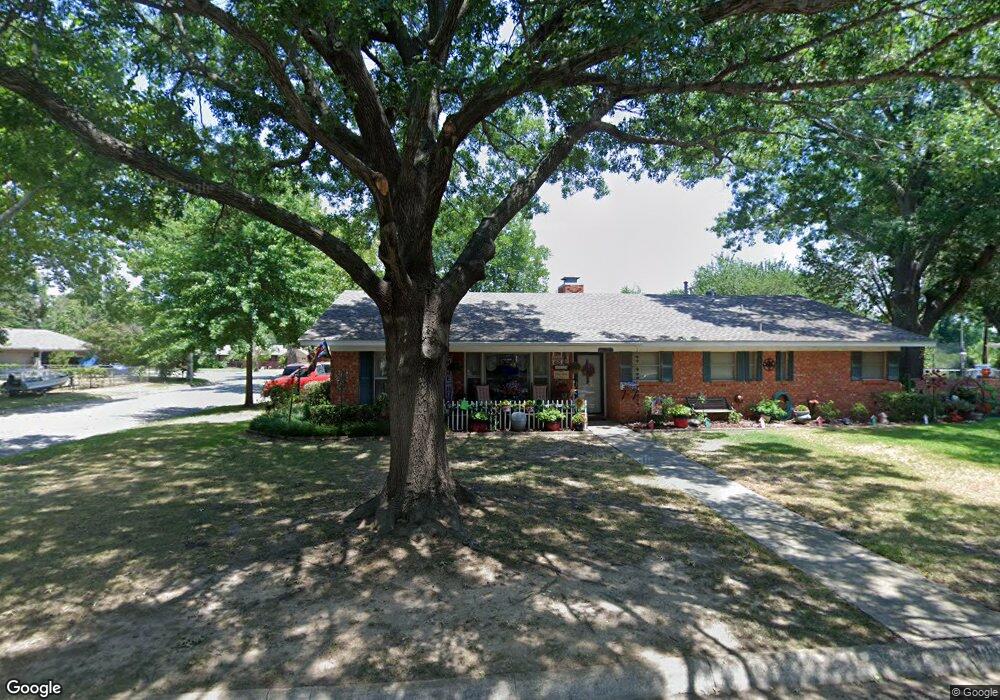 602 Melody Ln, Gainesville, TX 76240 - photo 1