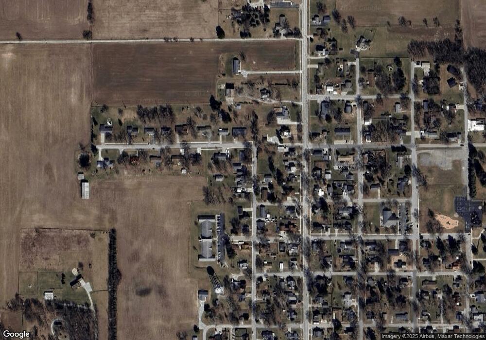 907 N Thompson St, Bourbon, IN 46504 - photo 1