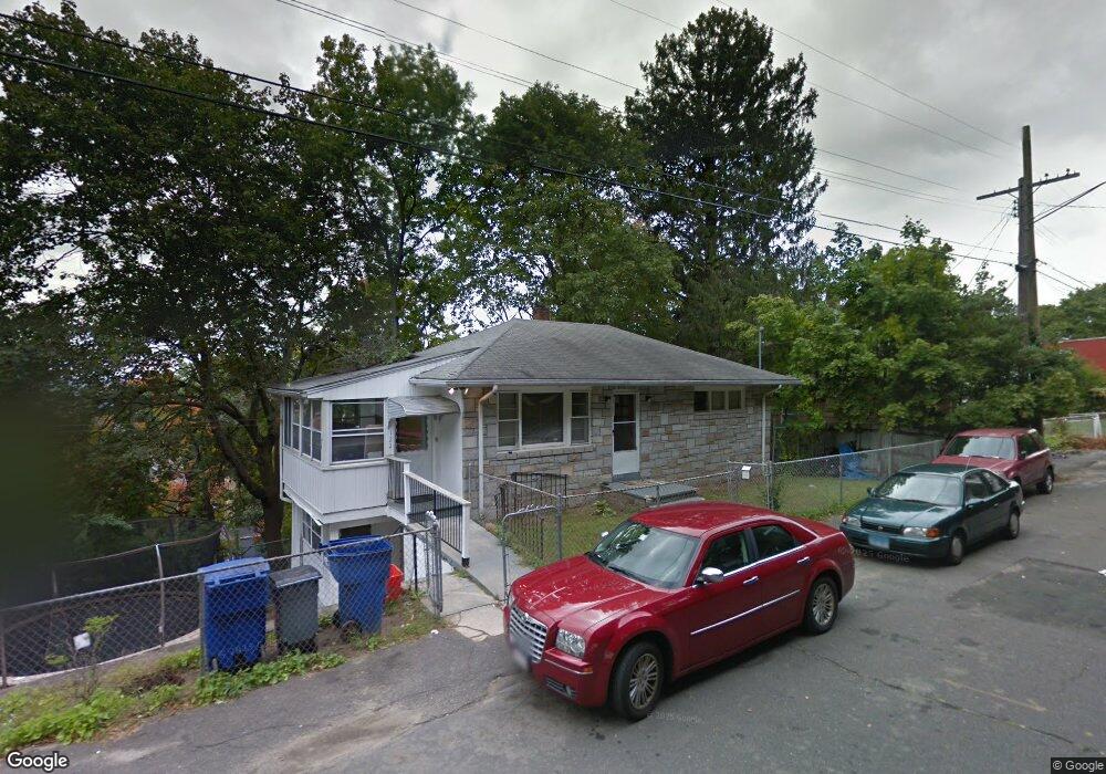 122 Beech St, Waterbury, CT 06704 - photo 1