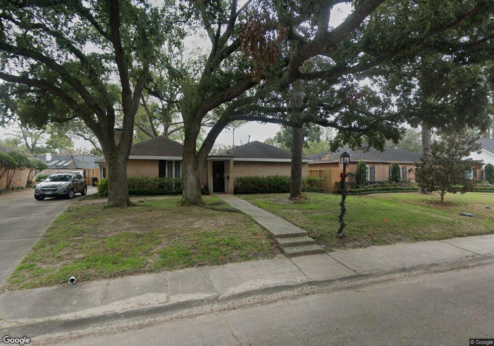 10011 Olympia Dr, Houston, TX 77042 - photo 1