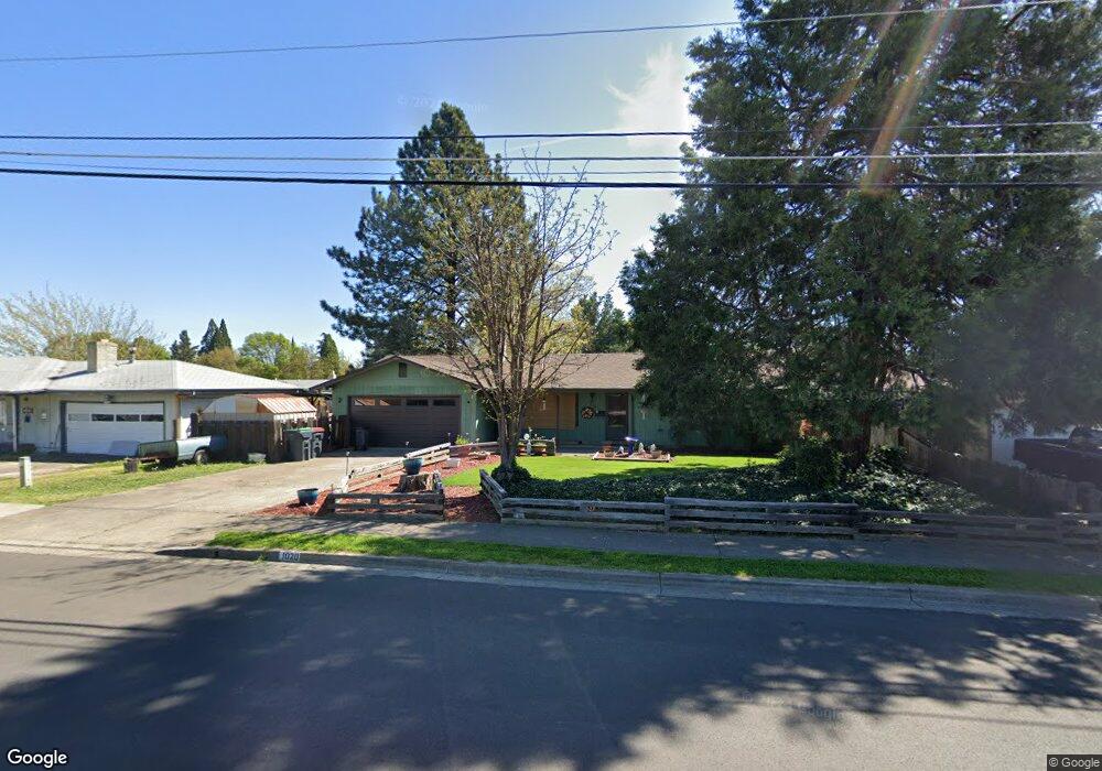 1020 N 3rd St, Central Point, OR 97502 - photo 1
