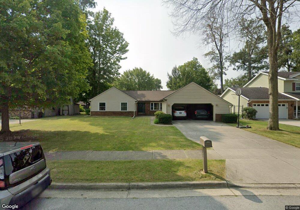 2831 Shadowood Dr, Lima, OH 45805 - photo 1