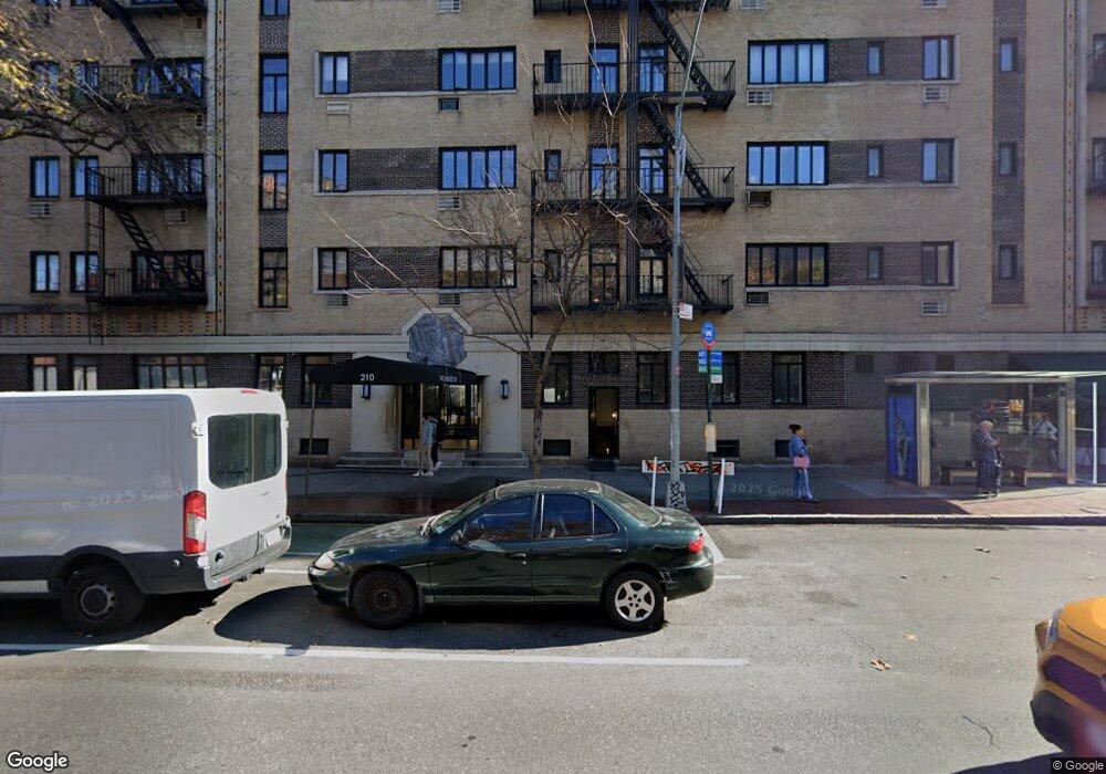 208-210 Avenue of the Americas, New York, NY 10014 - photo 1