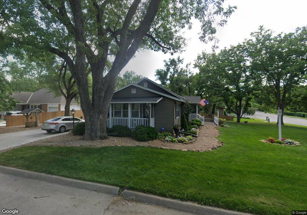 1301 SW 29th St, Topeka, KS 66611 - photo 1