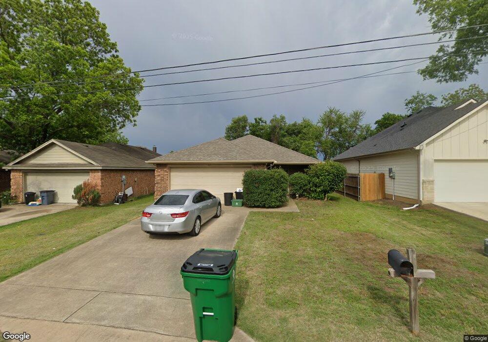 417 Grayson Ct, Joshua, TX 76058 - photo 1