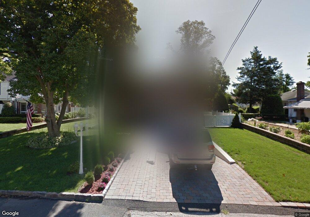 8 Huron Rd, Yonkers, NY 10710 - photo 1