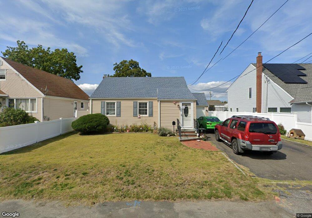 36 Beach Ave, Copiague, NY 11726 - photo 1