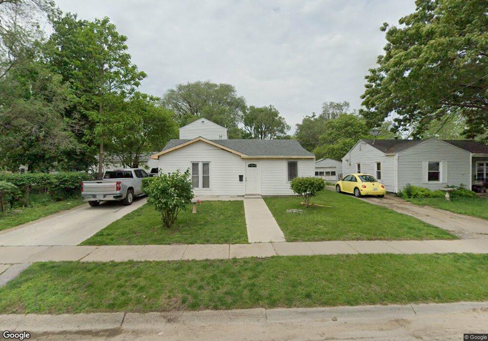 2914 E Washington Ave, Des Moines, IA 50317 - photo 1