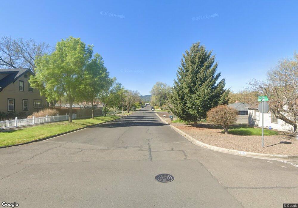 5052 Maple St, Central Point, OR 97502 - photo 1