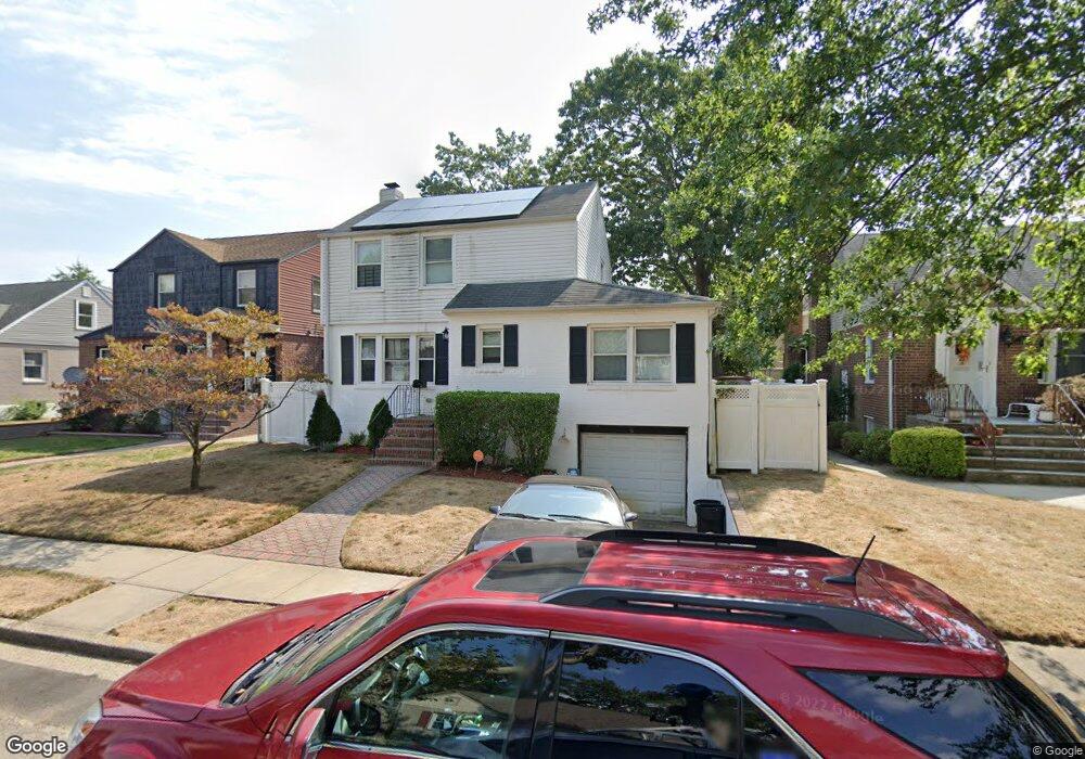 9 Hawthorne Ln, Valley Stream, NY 11581 - photo 1