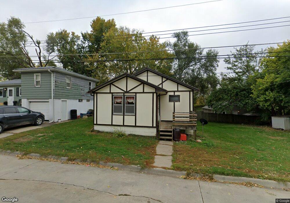 301 S 15th Ave W, Newton, IA 50208 - photo 1