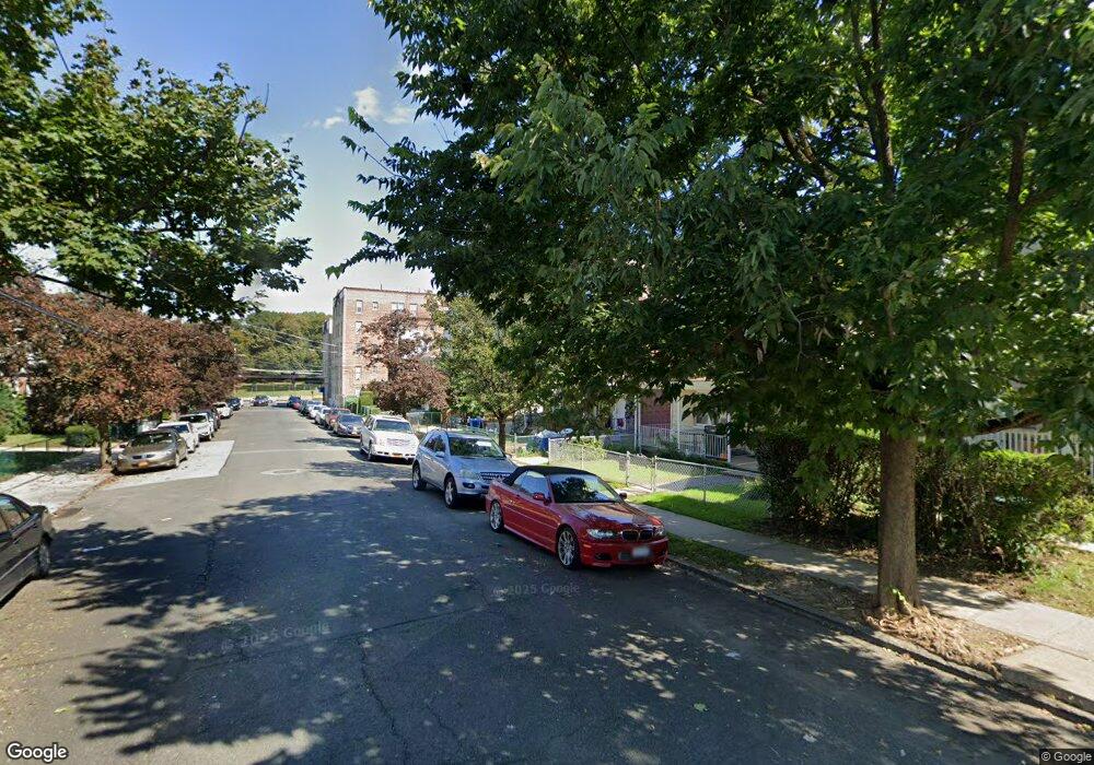 100 Waring Place unit 3 Top floor, Yonkers, NY 10703 - photo 1