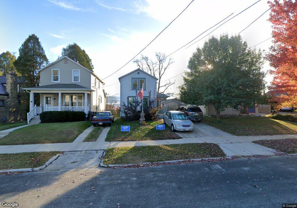 615 N 4th St, Manitowoc, WI 54220 - photo 1