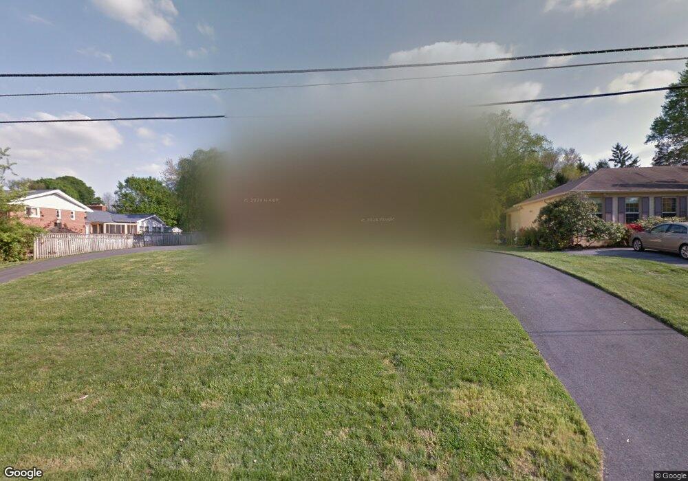 7704 Barnum Rd, Bethesda, MD 20817 - photo 1