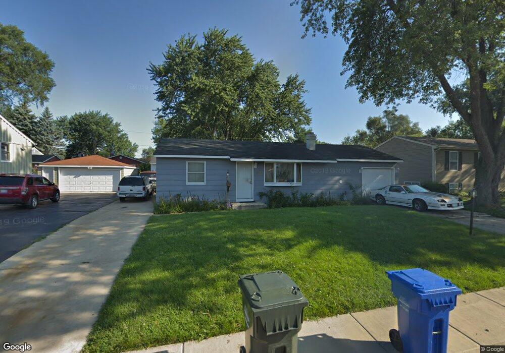 120 Del Rio Rd, Carpentersville, IL 60110 - photo 1