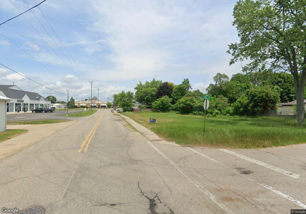 712 Pine St, Wayland, MI 49348 - photo 1