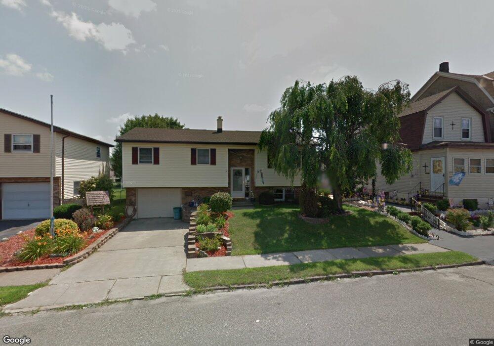 334 Carleton Ave, Hazleton, PA 18201 - photo 1