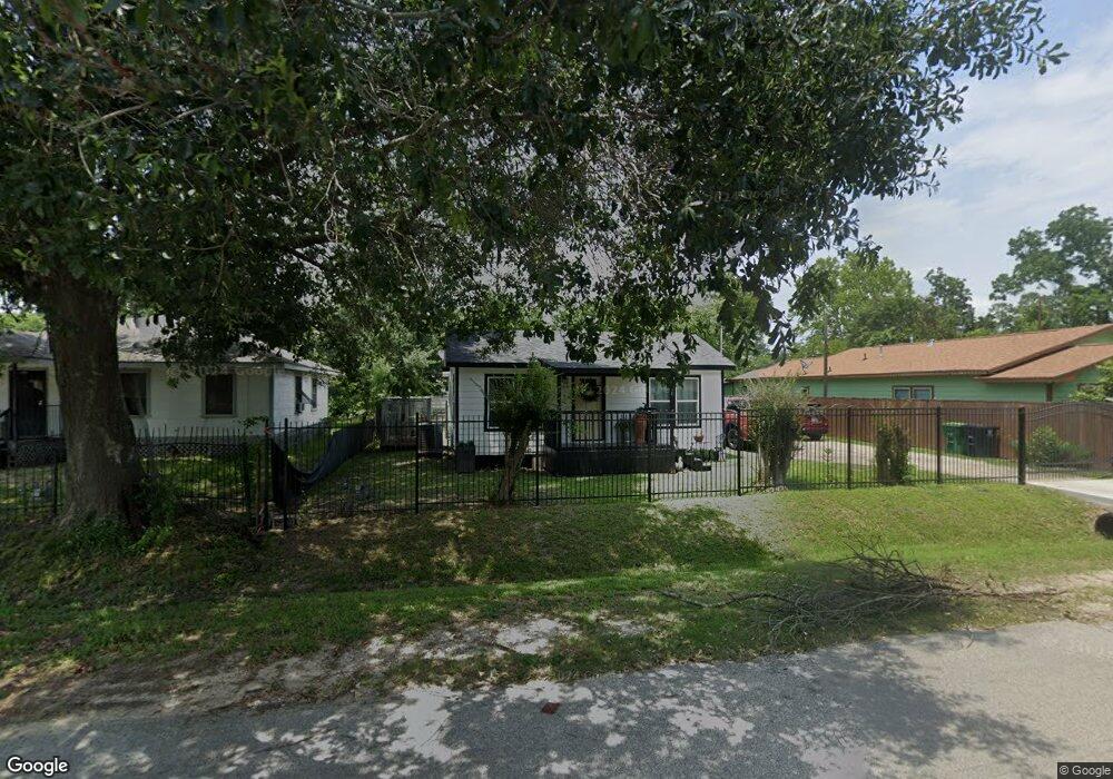 1090 Saint Clair St, Houston, TX 77088 - photo 1