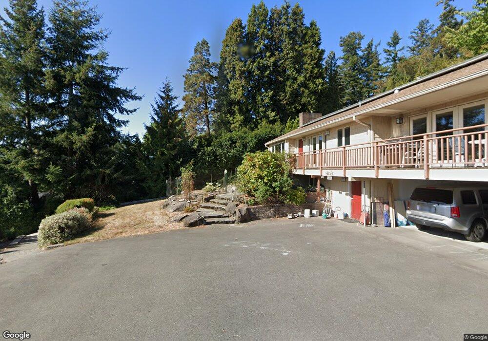 8475 W Mercer Way, Mercer Island, WA 98040 - photo 1