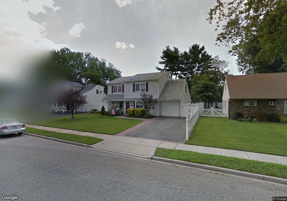 3714 Fiddler Ln, Bethpage, NY 11714 - photo 1