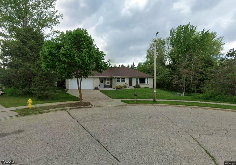 4350 Aarons Place, West Bend, WI 53090 - photo 1