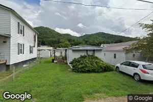 112 4th Ave, Glasgow, WV 25086