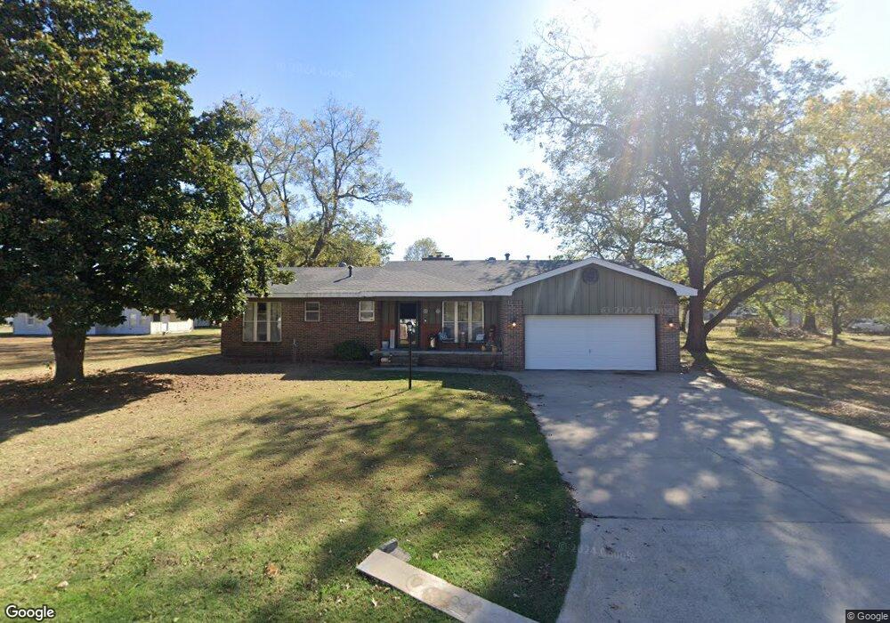 1016 W 10th St, Okmulgee, OK 74447 - photo 1