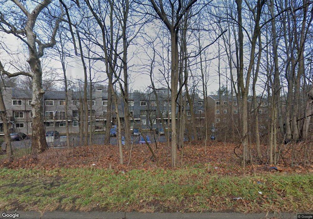 Riverbend unit A8, Danbury, CT 06810 - photo 1