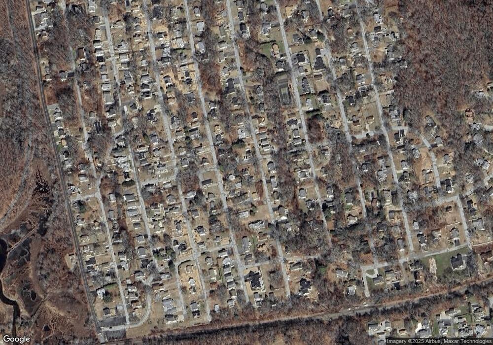 30 Spring Glen Rd, Niantic, CT 06357 - photo 1