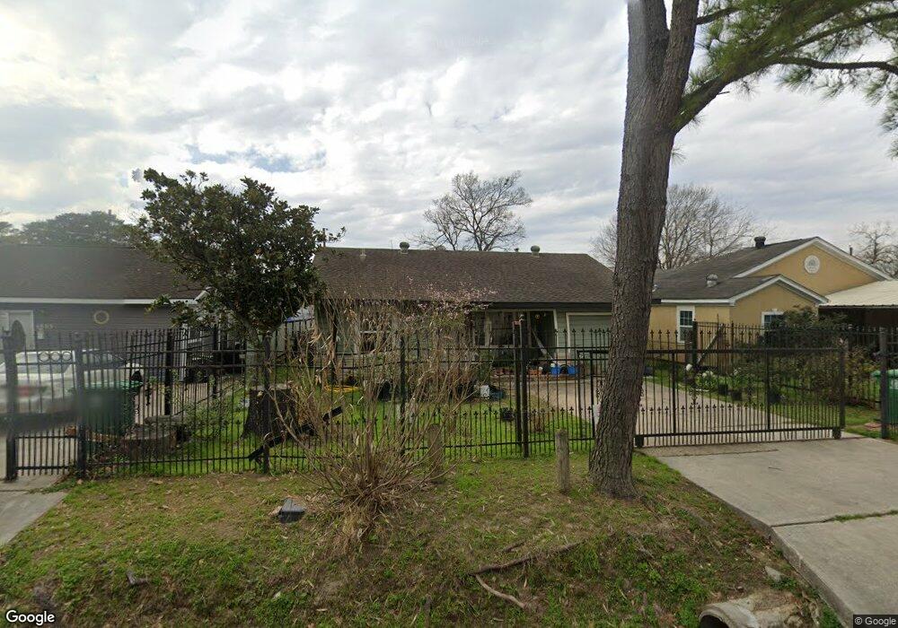 4807 Robertson St, Houston, TX 77009 - photo 1