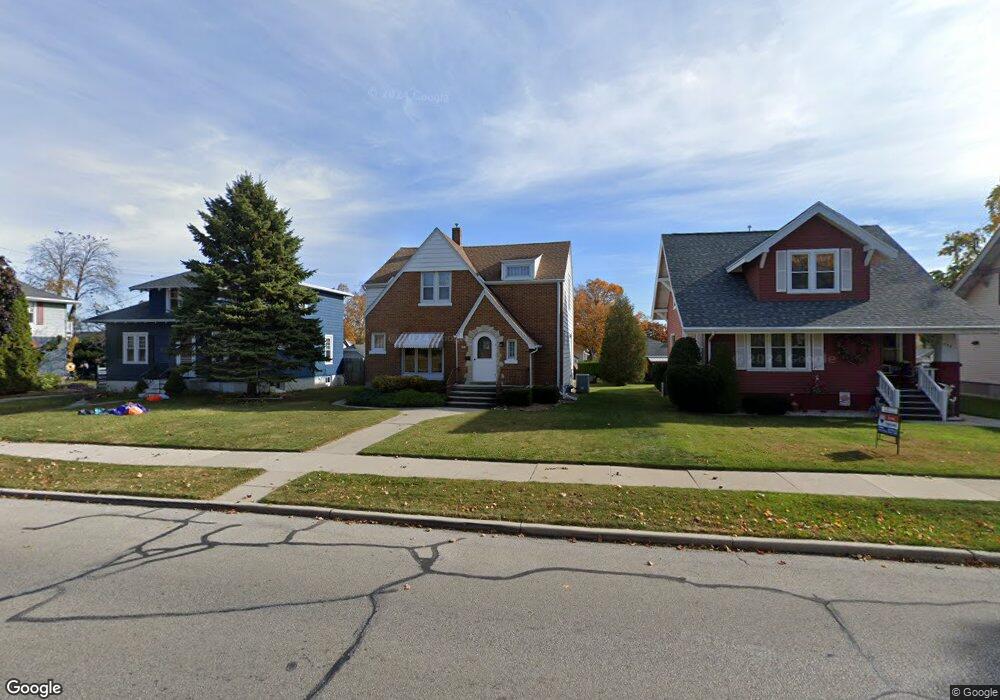 941 N 8th St, Manitowoc, WI 54220 - photo 1