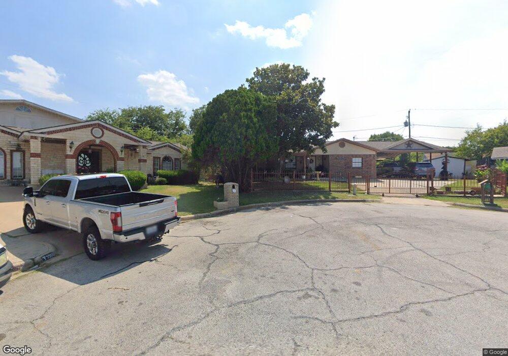 3301 Vandergriff Ct, Fort Worth, TX 76106 - photo 1