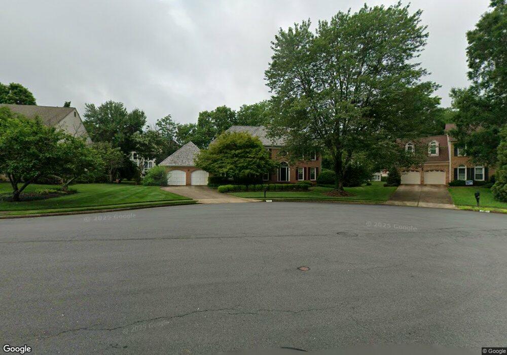 5525 Chestermill Dr, Fairfax, VA 22030 - photo 1