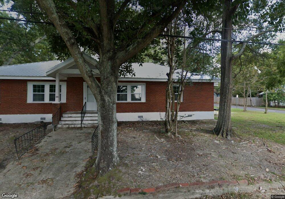 300 Blackshear St, Dothan, AL 36303 - photo 1